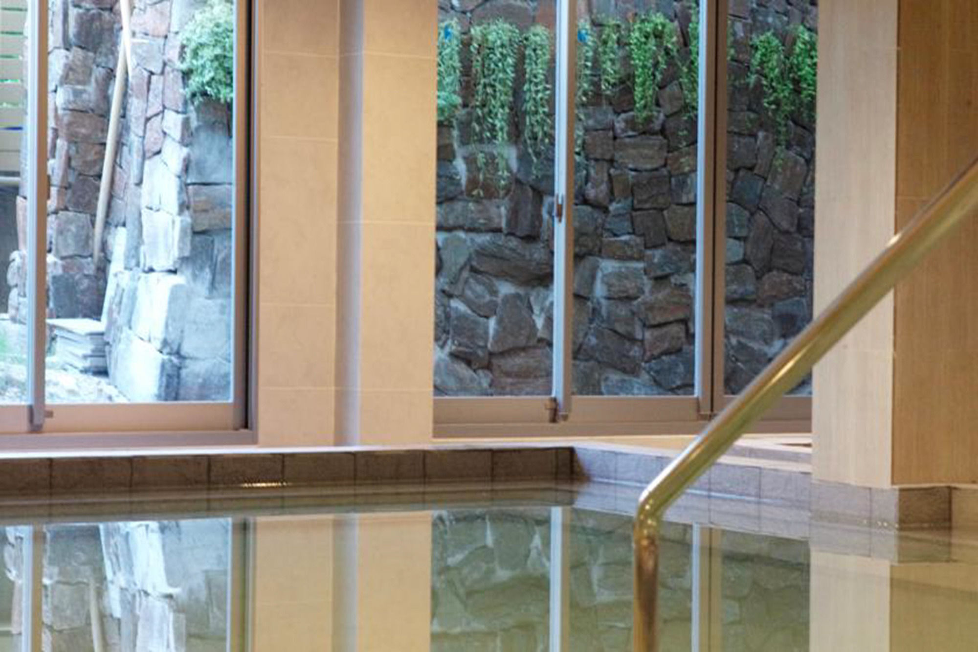J Park Hotel 4*
